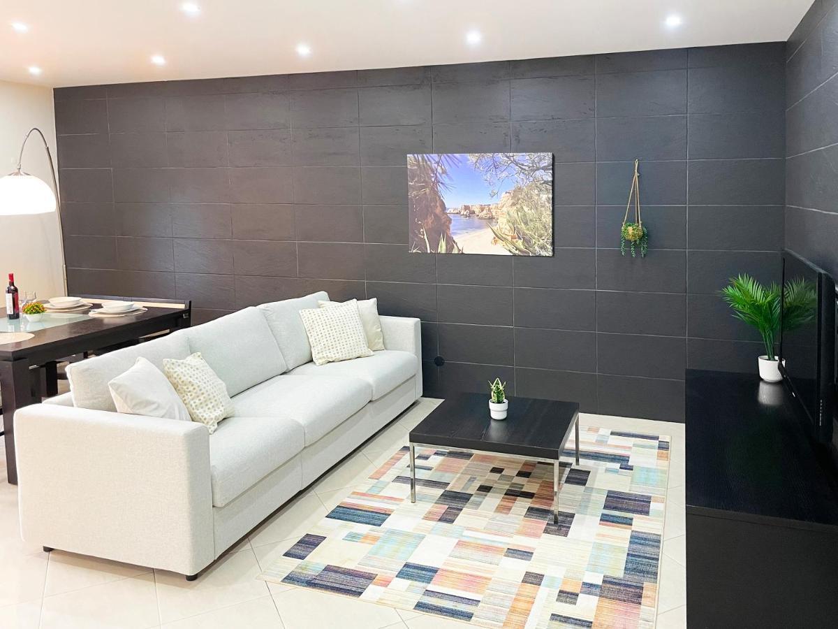 Sunset Lagos Apartment Bagian luar foto