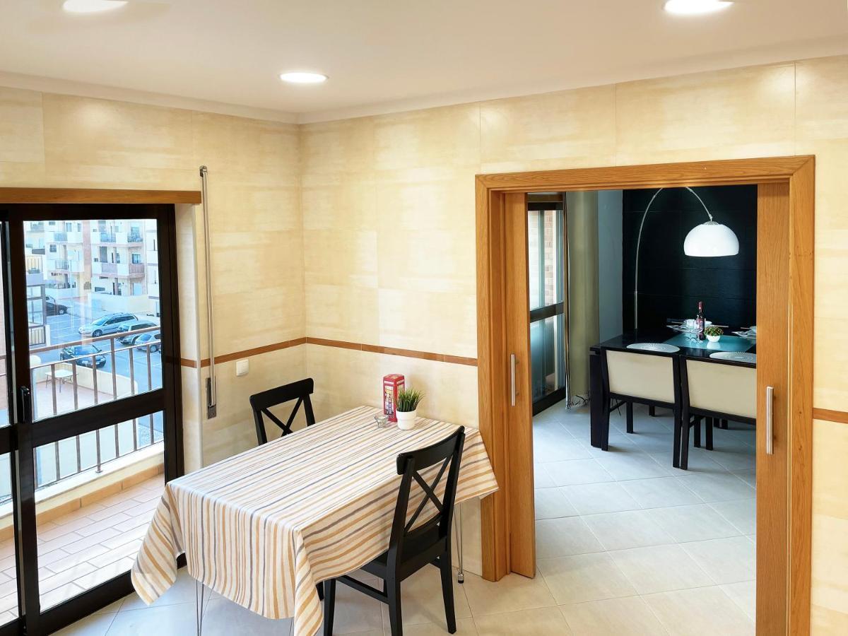 Sunset Lagos Apartment Bagian luar foto