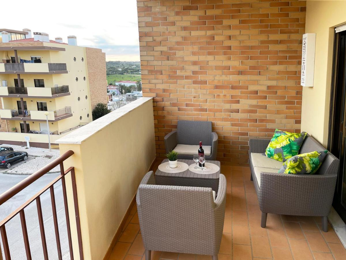 Sunset Lagos Apartment Bagian luar foto