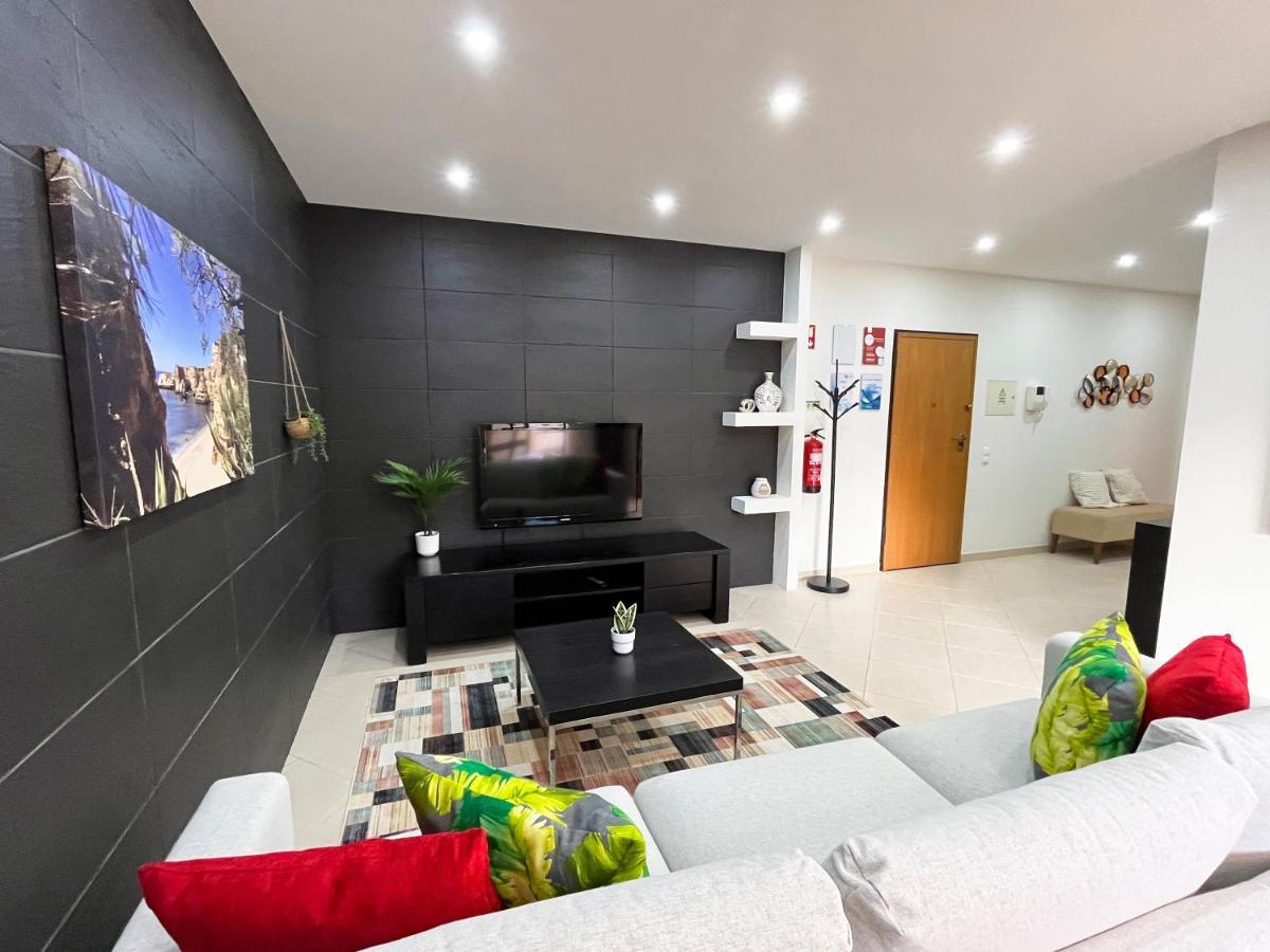 Sunset Lagos Apartment Bagian luar foto